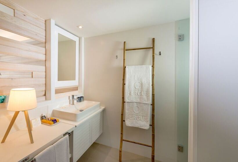 Standard swim-up room, Fergus Style Palmanova - Adults Only