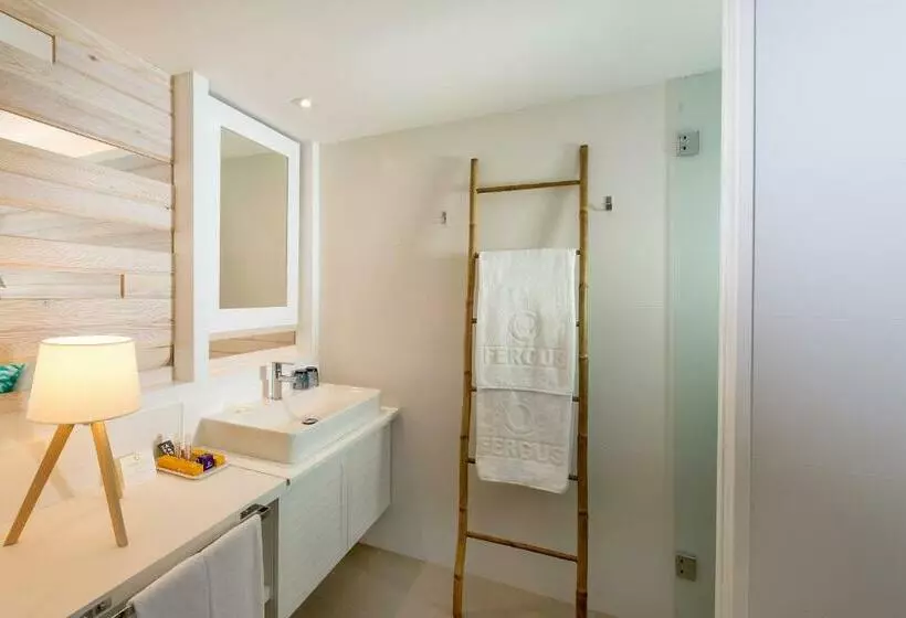 اتاق استاندارد با تراس و چشمانداز دریا, Fergus Style Palmanova - Adults Only