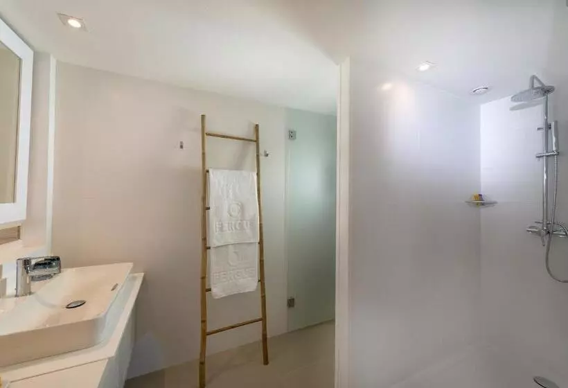 Standard swim-up room, Fergus Style Palmanova - Adults Only