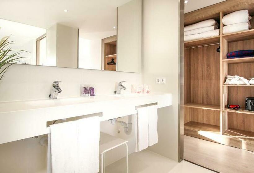 سوییت, Globales Panama - Adults Only