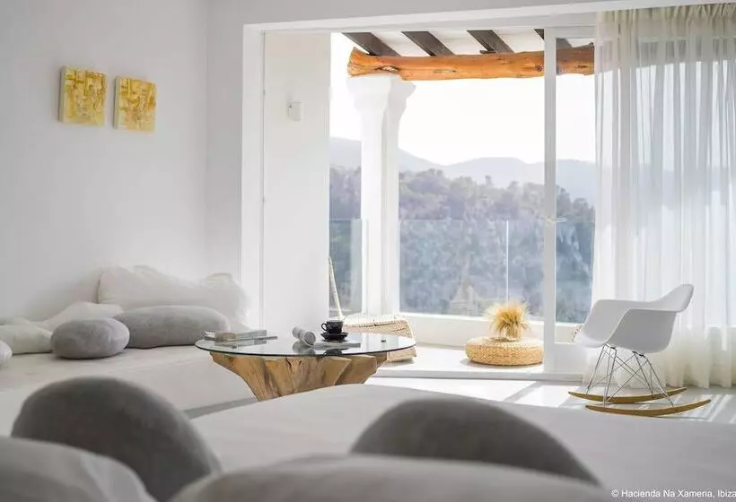سوییت خانوادگی, Hacienda Na Xamena Ibiza