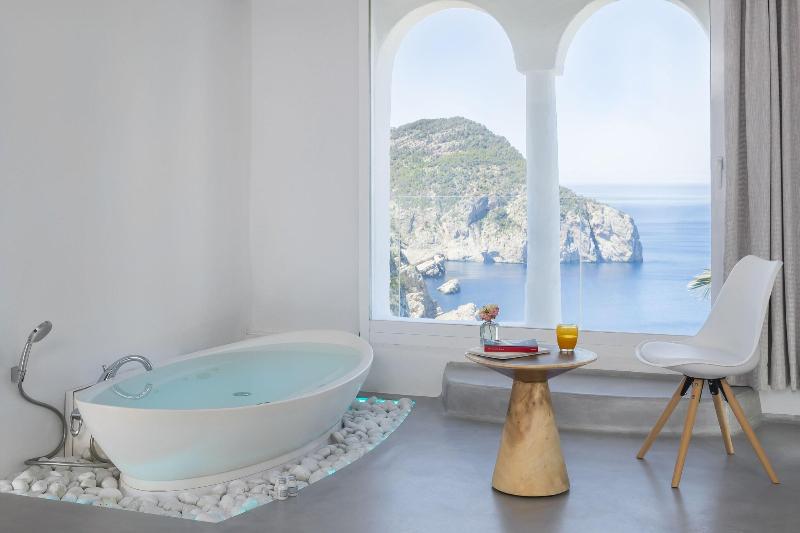 Номер Стандарт, Hacienda Na Xamena Ibiza