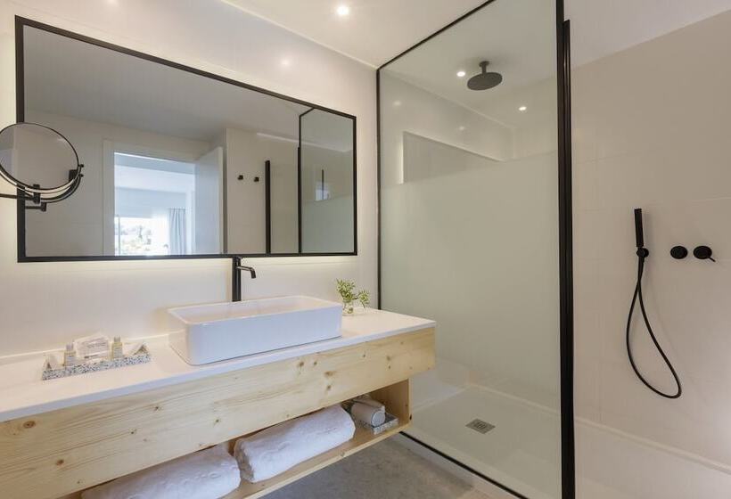 غرفة قياسية مزوَّدة بشُرفة إطلالة جانبية علي البحر, Hm Ayron Park - Adults Only