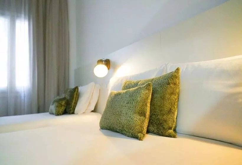 Chambre Standard, htop Bcn City