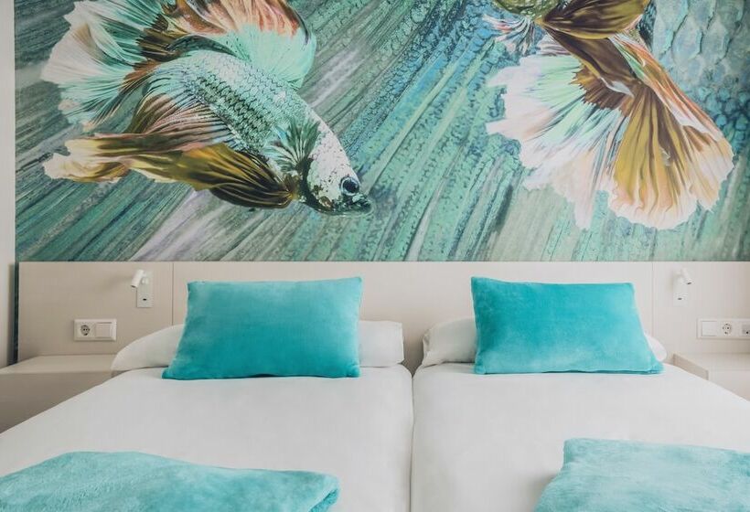 اتاق خانوادگی با چشمانداز استخر, Iberostar Waves Alcudia Park