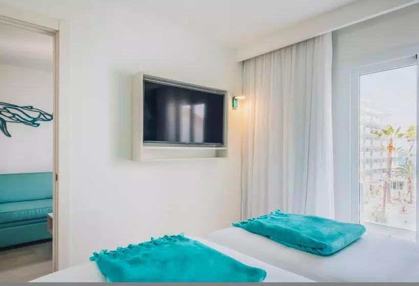 اتاق خانوادگی با چشم‌انداز جانبی دریا, Iberostar Waves Alcudia Park