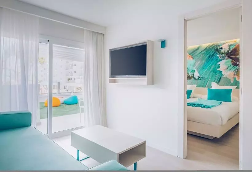اتاق خانوادگی با چشم‌انداز استخر, Iberostar Waves Alcudia Park