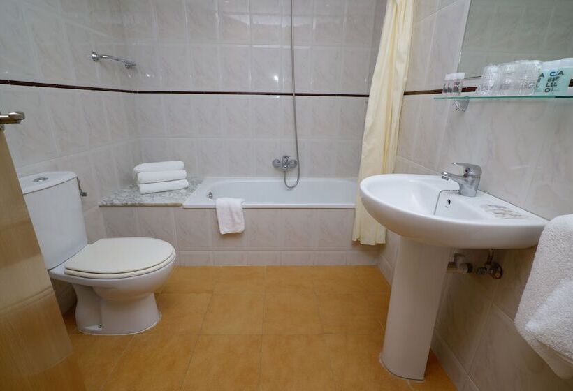 Трехместный Номер Стандарт Interior, Internacional