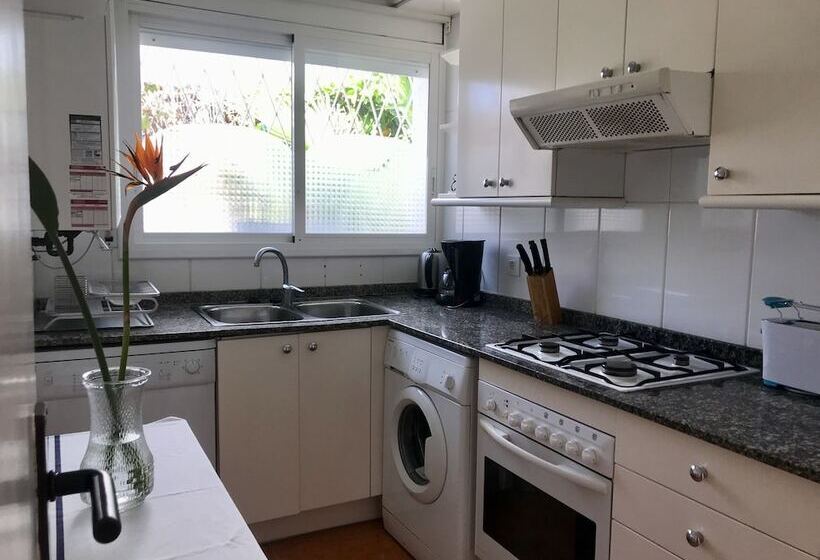 דירת שלושה חדרים, Los Globos