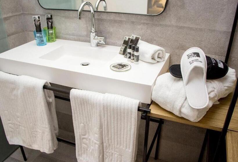 غرفة سوبيريور, One Shot Colon 46