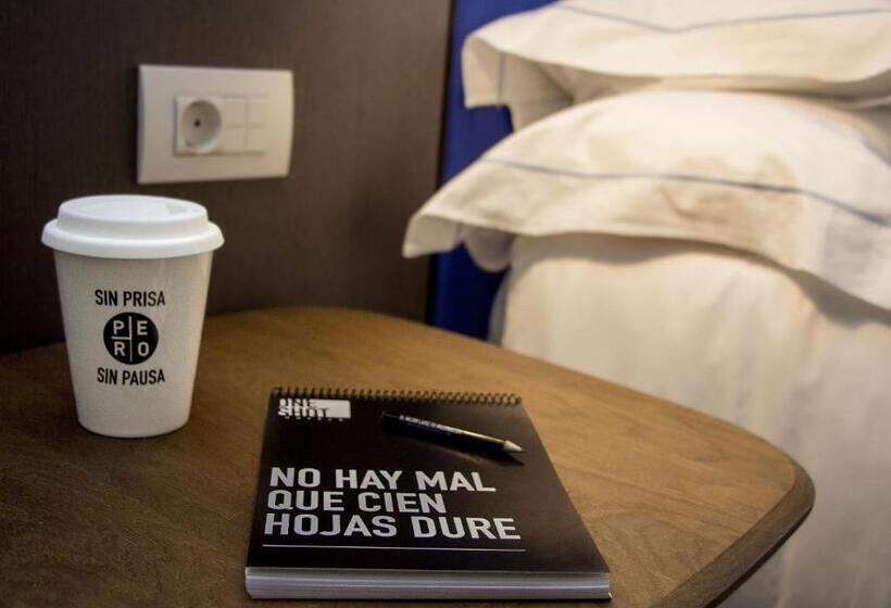 غرفة قياسية مزوَّدة بشُرفة, One Shot Colon 46