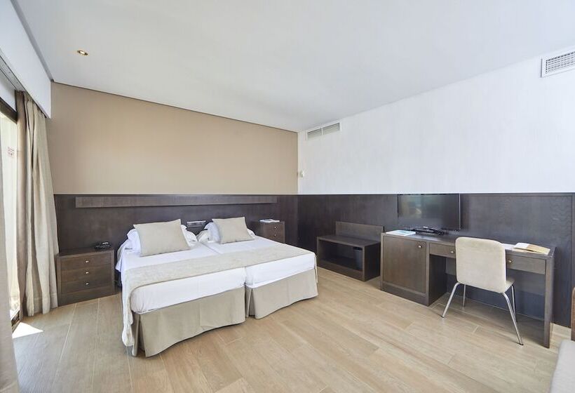 اتاق سوپریور با چشم‌انداز دریا و بالکن, Playa Golf   Adults Only