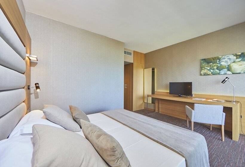 سوییت جونیور با چشم‌انداز دریا, Playa Golf   Adults Only