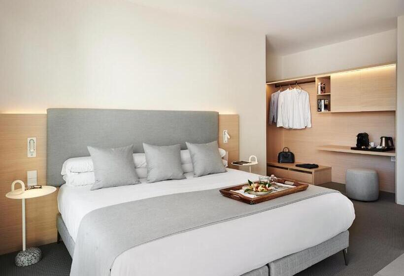 سوییت جونیور با چشم‌انداز دریا, Restaurant Ceferino