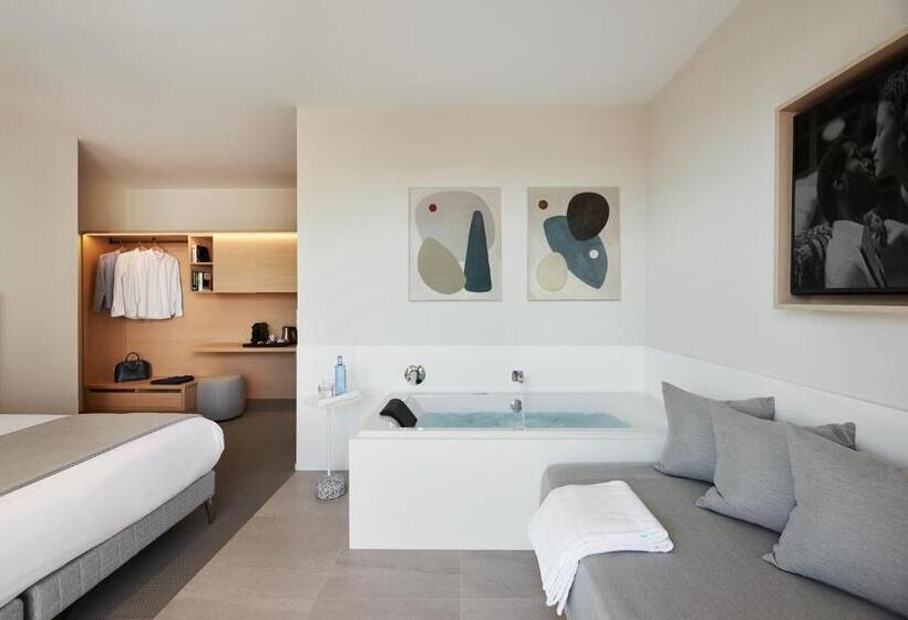 سوییت جونیور با چشم‌انداز دریا, Restaurant Ceferino