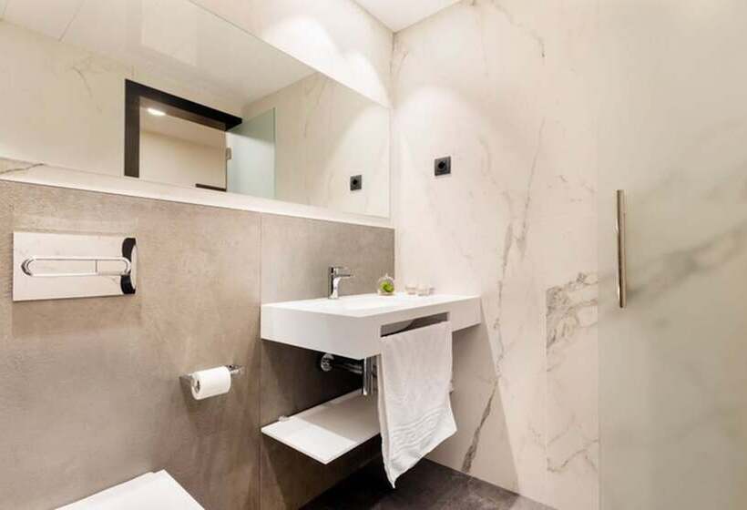 Номер Стандарт Трехместный, Ronda House