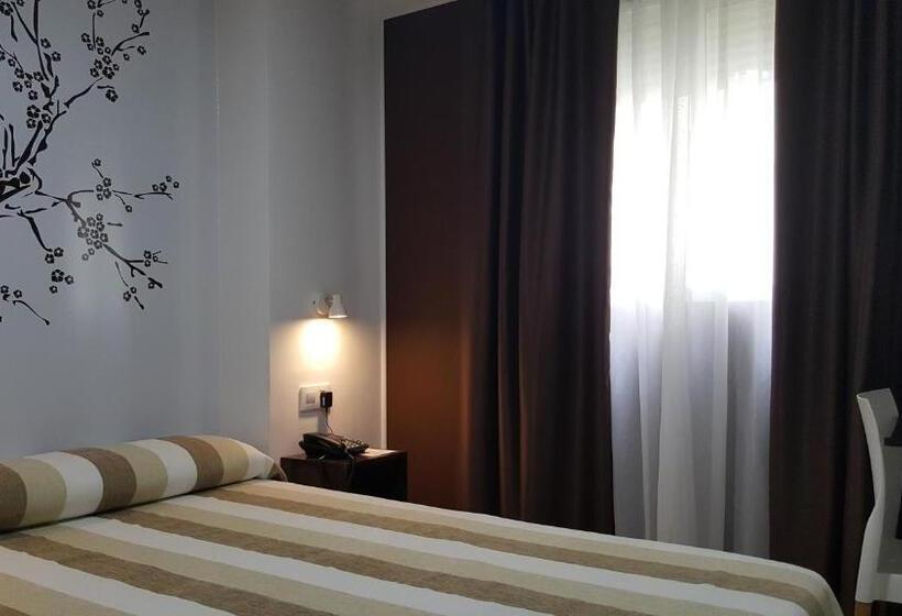 غرفة قياسية, Sol Playa