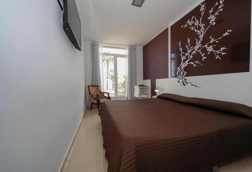 غرفة قياسية مطلّة علي البحر, Sol Playa