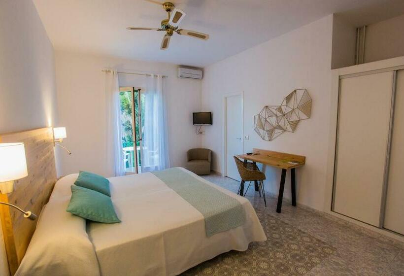 غرفة قياسية مزوَّدة بشُرفة, Tagomago