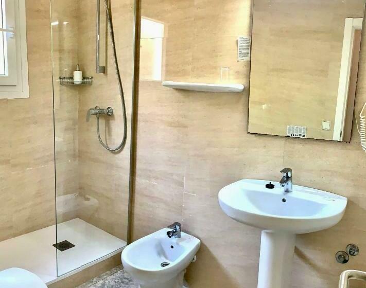 غرفة قياسية مزوَّدة بشُرفة, Tagomago