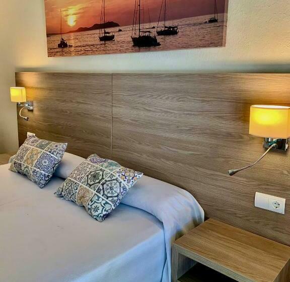 غرفة قياسية مطلّة علي البحر, Tagomago