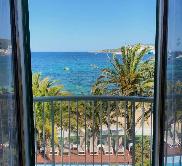 غرفة ديلوكس مطلّة علي البحر, Tagomago