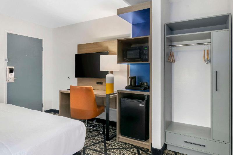 غرفة قياسية مطلّة علي البحر, Tagomago