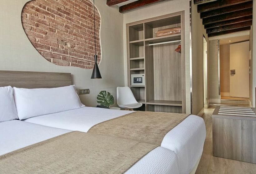 اتاق استاندارد, Transit