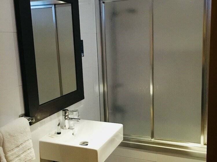 اتاق استاندارد, Transit