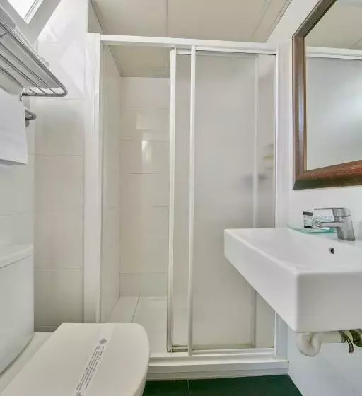 Habitación Estándar Interior, Transit