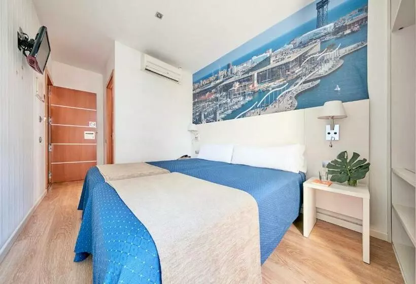 Habitación Estándar con Balcón, Transit