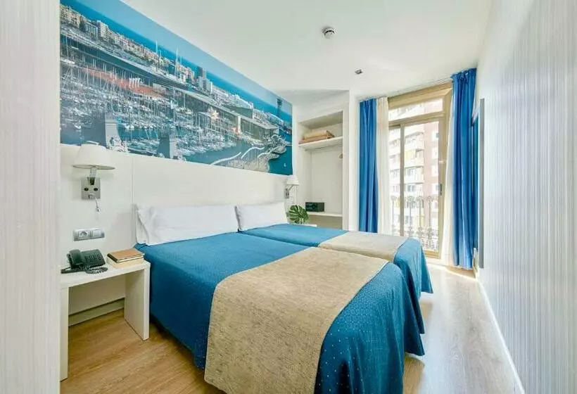 Habitación Estándar con Balcón, Transit