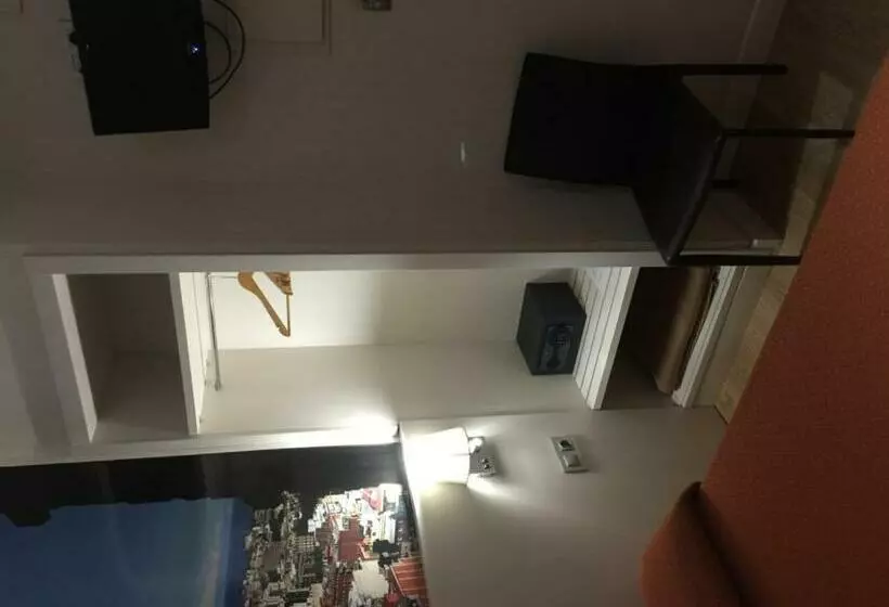 Habitación Individual Basic, Transit