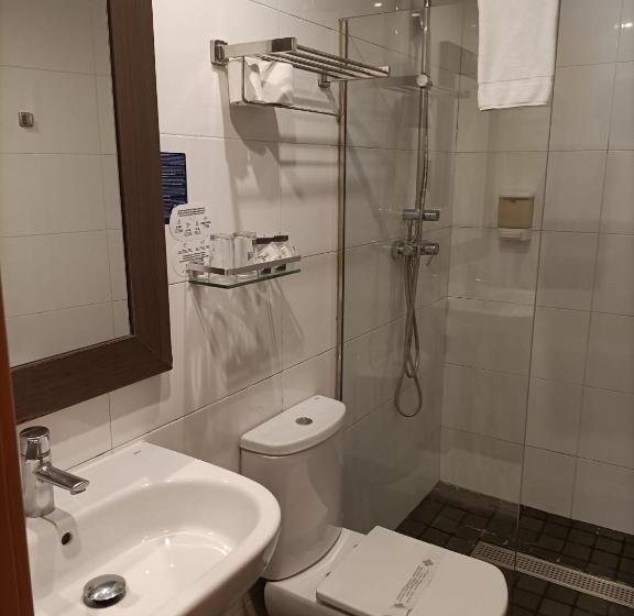 اتاق سوپریور, Transit