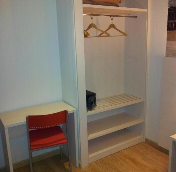 اتاق سوپریور, Transit