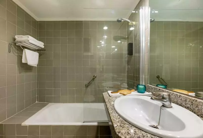 اتاق اساندارد با چشم‌انداز جانبی به دریا, Vibra Beverly Playa