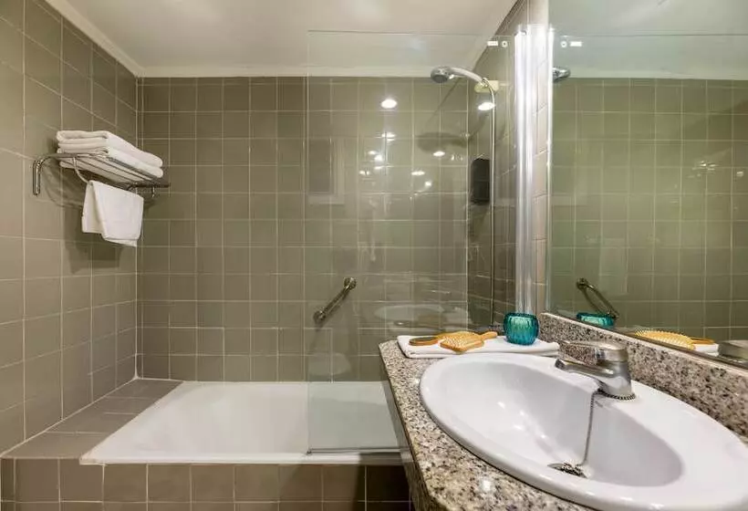 اتاق اساندارد با چشم‌انداز جانبی به دریا, Vibra Beverly Playa