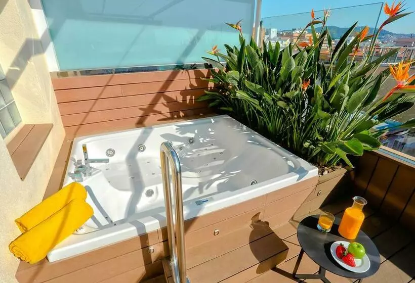 اتاق سوپریور با وان آب گرم, Kaktus Hotel Volga   Adults Recommended