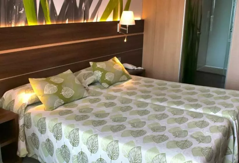 اتاق سوپریور با وان آب گرم, Kaktus Hotel Volga   Adults Recommended
