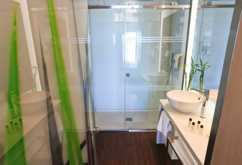 اتاق استاندارد سه تخته با چشم‌انداز, Kaktus Hotel Volga   Adults Recommended