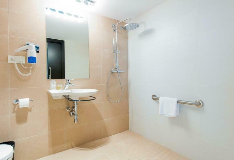 جناح جونيور لذوى الاحتياجات الخاصة, New Hotel Colon