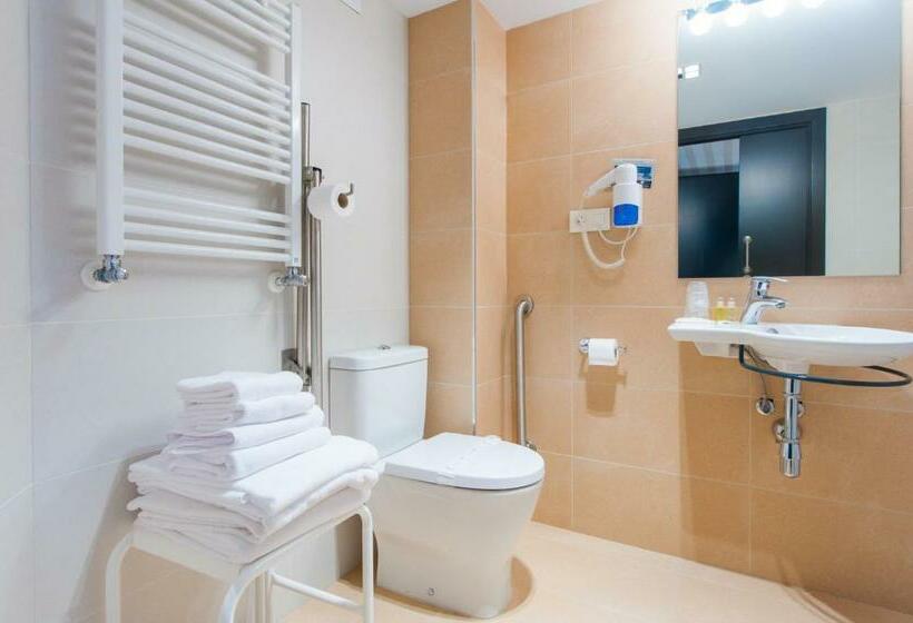 جناح جونيور لذوى الاحتياجات الخاصة, New Hotel Colon