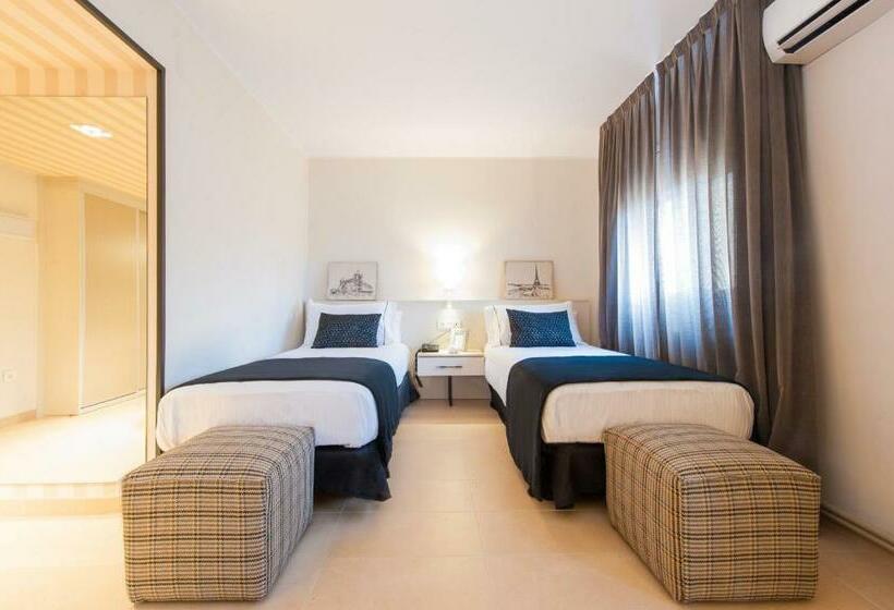 Полулюкс для Инвалидов, New Hotel Colon
