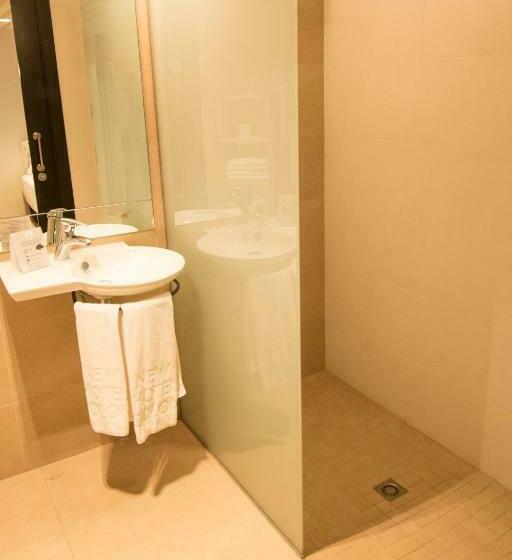 غرفة عائلية, New Hotel Colon