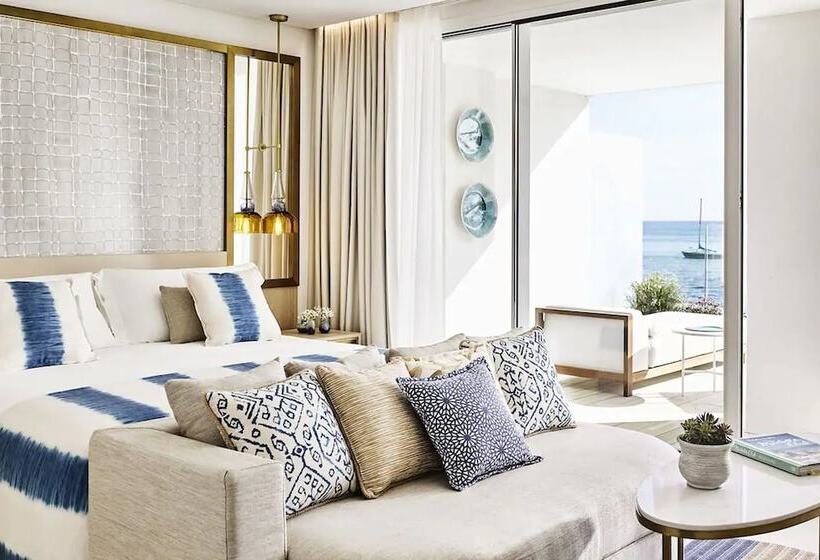 سوییت جونیور با چشمانداز دریا, Nobu Hotel Ibiza Bay