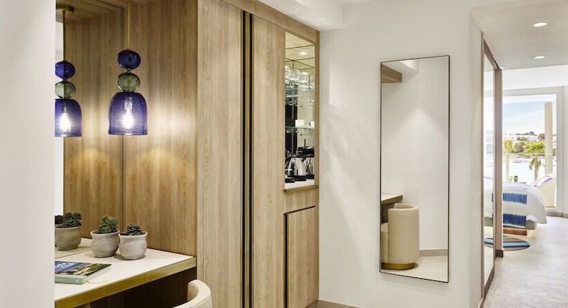 سوییت جونیور با چشمانداز دریا, Nobu Hotel Ibiza Bay