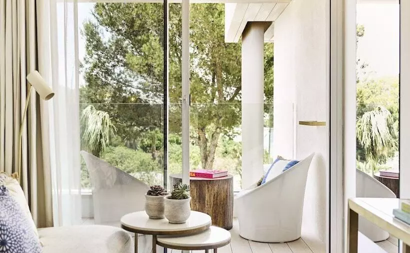 سوییت جونیور, Nobu Hotel Ibiza Bay
