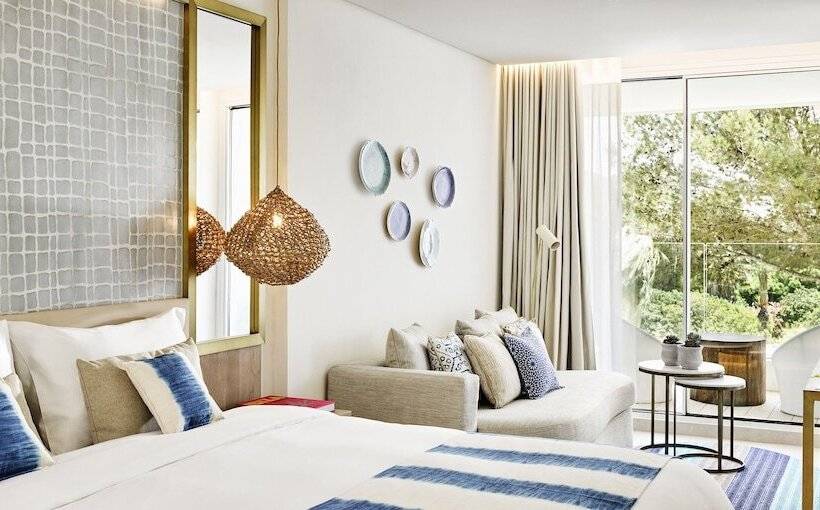 سوییت جونیور, Nobu Hotel Ibiza Bay