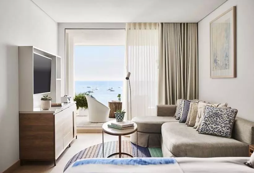 سوییت جونیور با چشمانداز دریا, Nobu Hotel Ibiza Bay