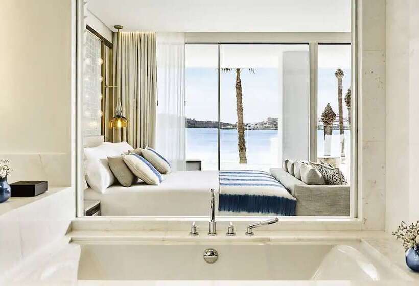 سوییت جونیور, Nobu Hotel Ibiza Bay